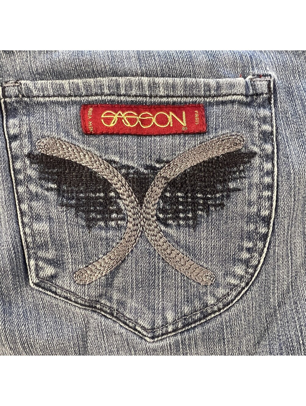 Vintage Y2K Sasson Bootcut Jeans Womens 12 Embroidered Wing Pockets Faded 33x31 - Picture 12 of 13
